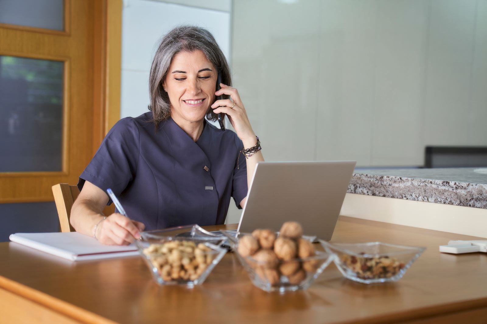 Nutritionist on the Phone